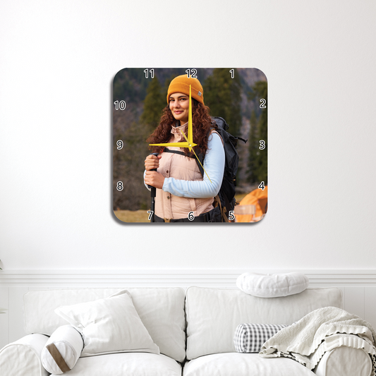 Single Pic Curved Square Shape Design Wall Clocks