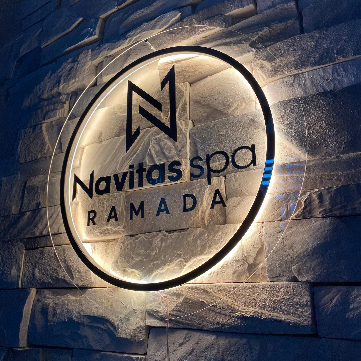 Custom 3D Clear Acrylic Round Business Logo LED Signs