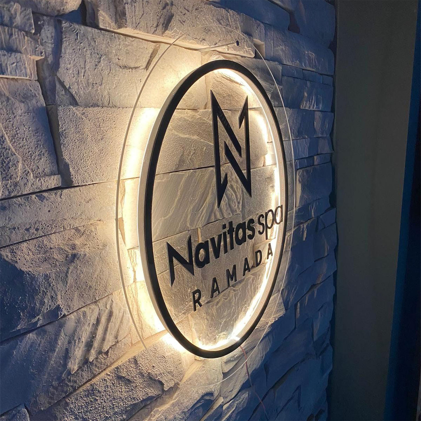 Custom 3D Clear Acrylic Round Business Logo LED Signs