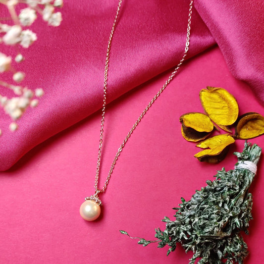 Luxe Pearl Pendant Necklace