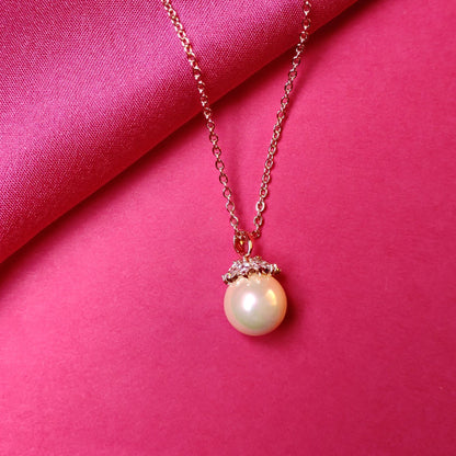 Luxe Pearl Pendant Necklace